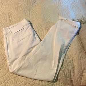 Loft girlfriend chino pants. never worn size 4.
